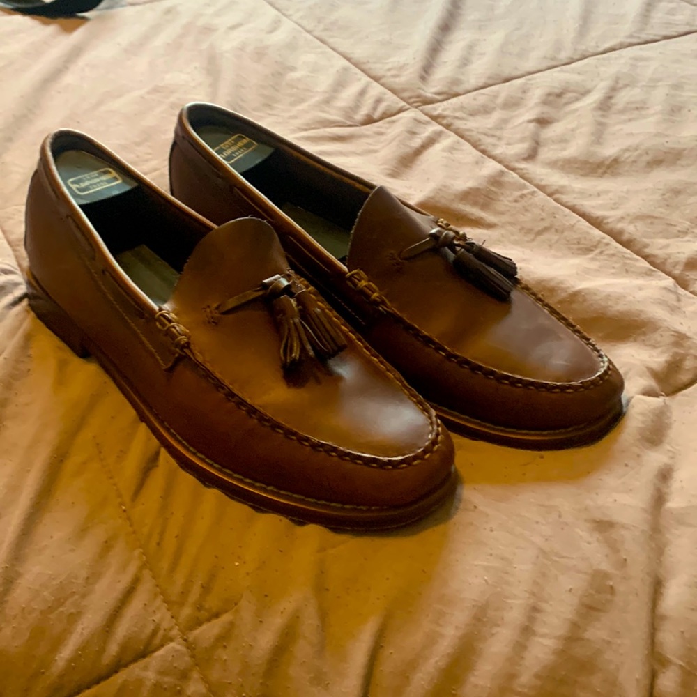G.H. Bass larkin tassel loafers/ brown
